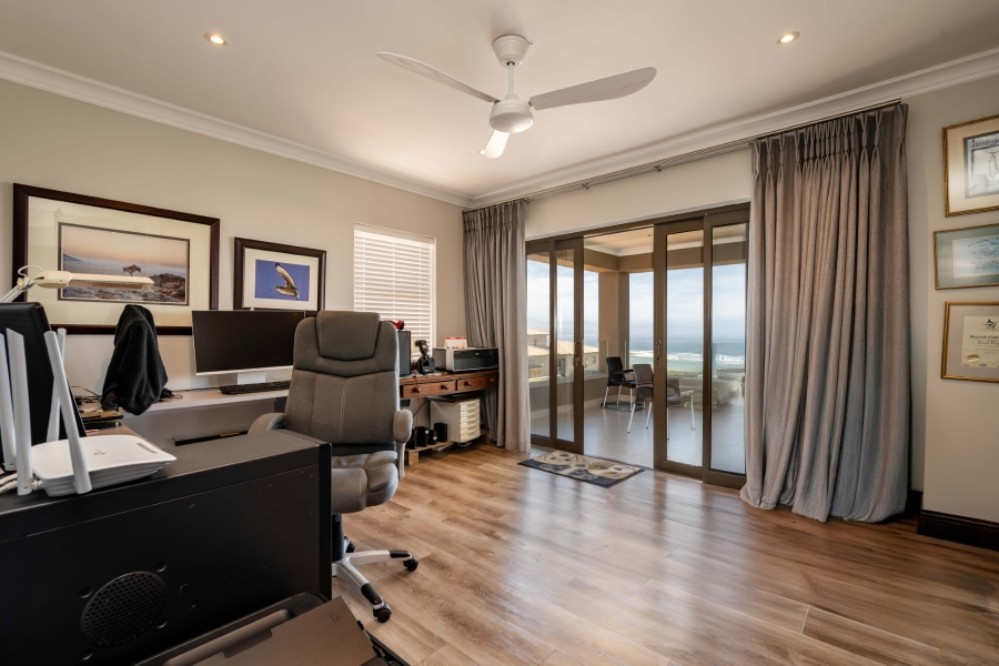 4 Bedroom Property for Sale in The Hill Western Cape